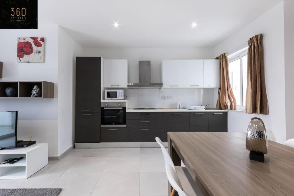 Spacious, Beautiful Central Penthouse With Bbq By 360 Estates Pietà Екстериор снимка